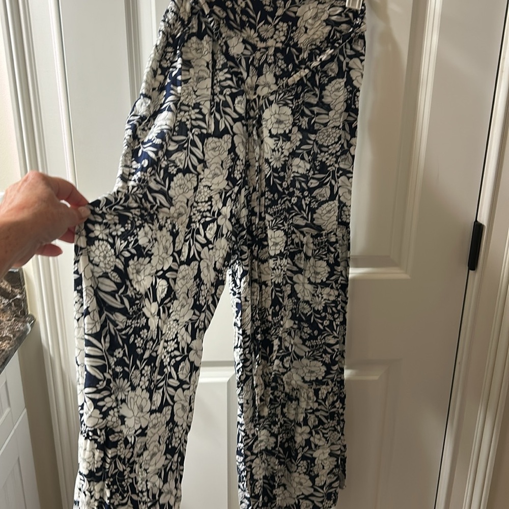 Wide leg pants (looks like maxi skirt), size S, side zip, waist 38” inseam 26”